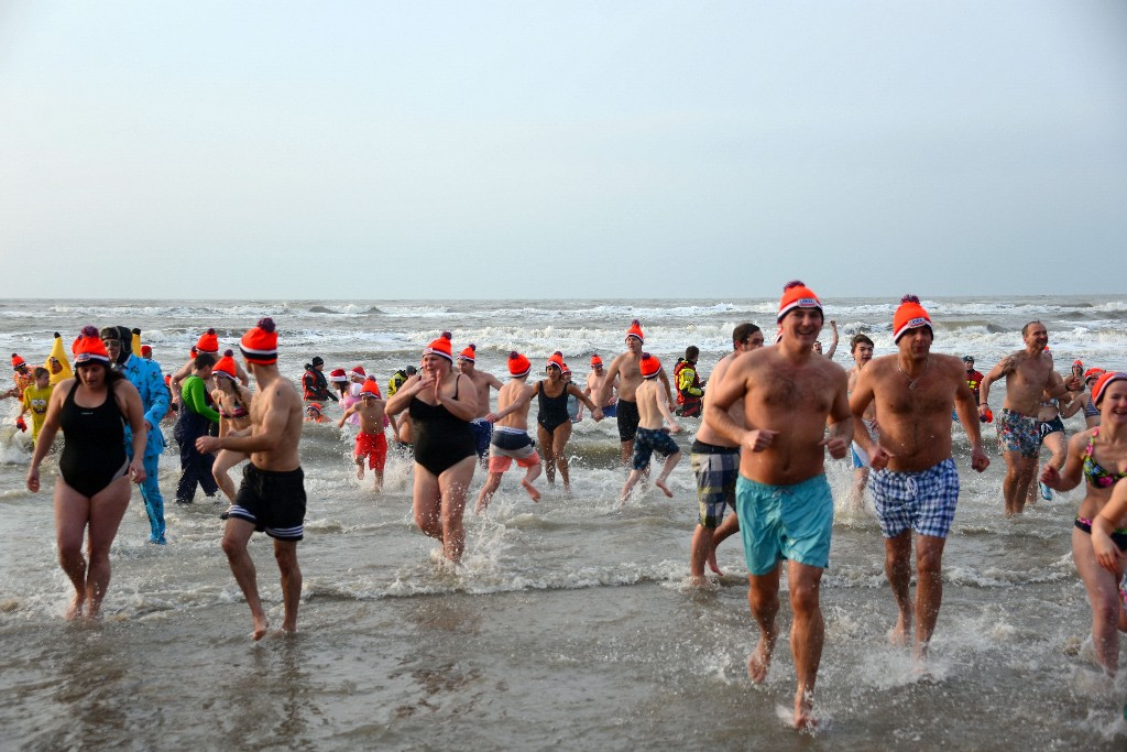../Images/Nieuwjaarsduik Nederzandt 2015 108.jpg